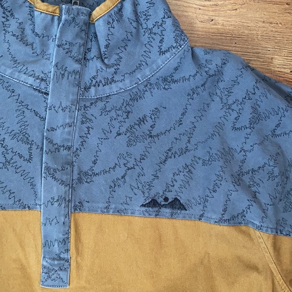 Kavu half zip, pull over jacket. - Picture 2 of 8